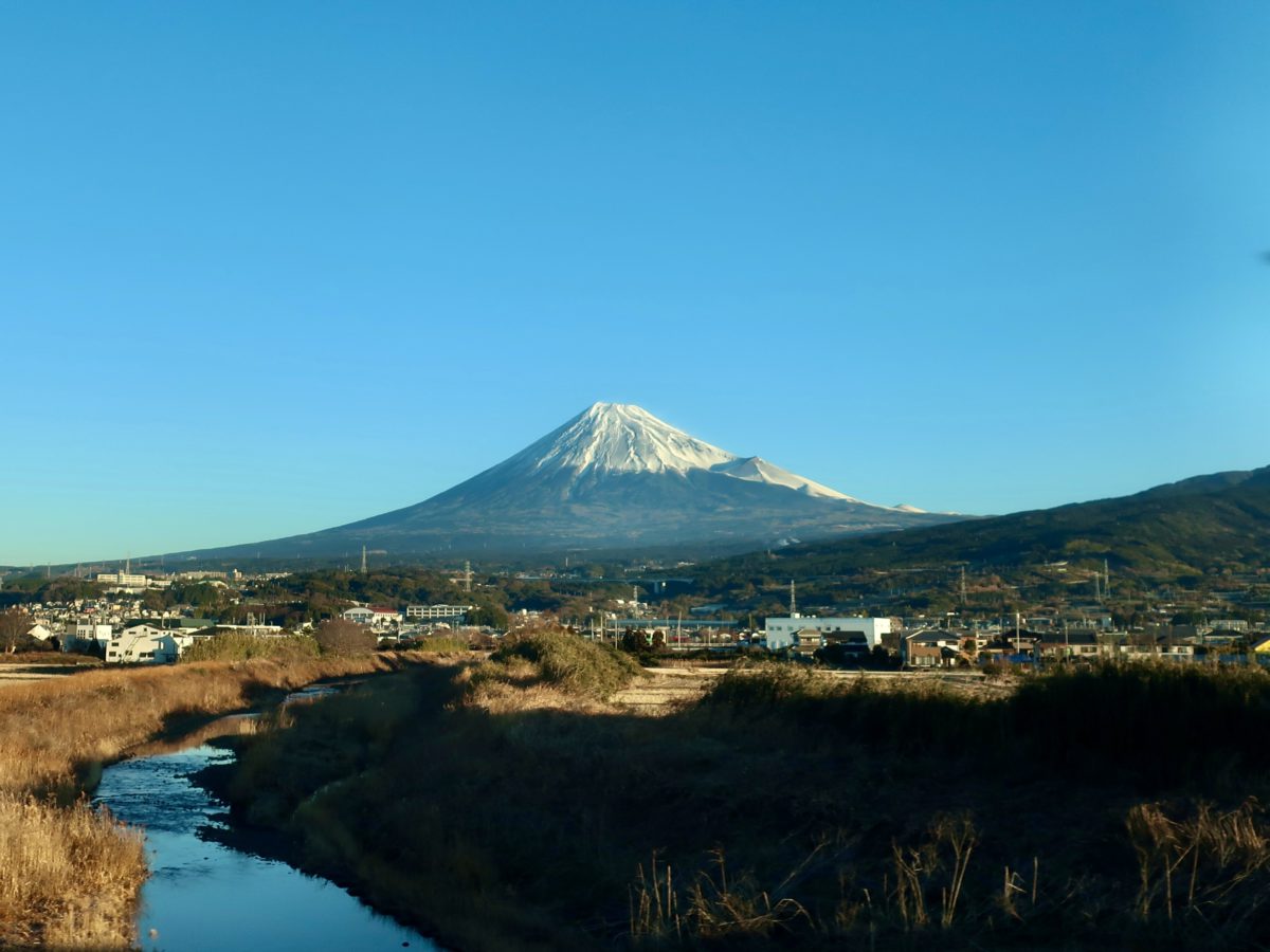 新幹線からの富士山。